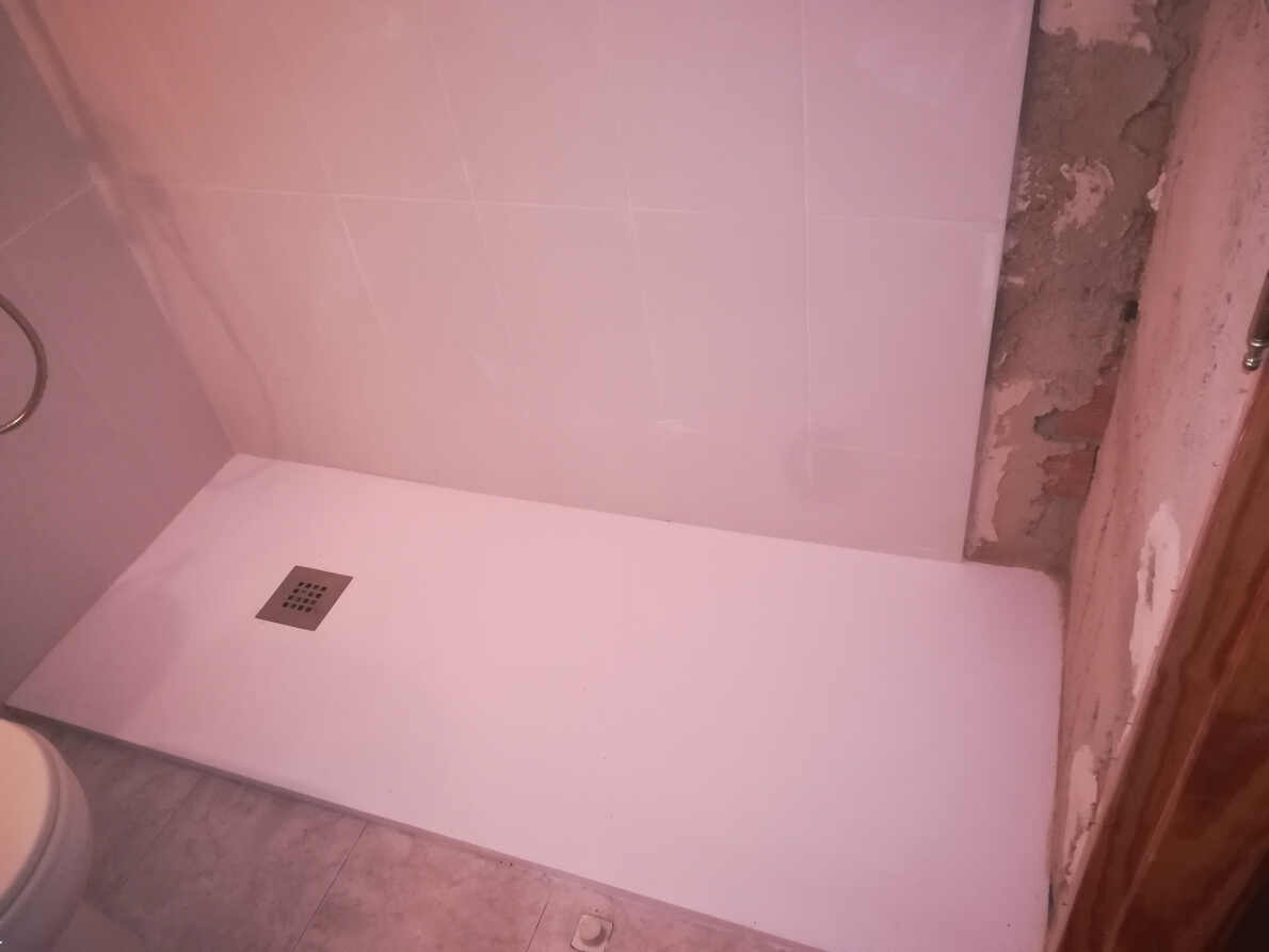 reforma de baños e instalación de platos de ducha