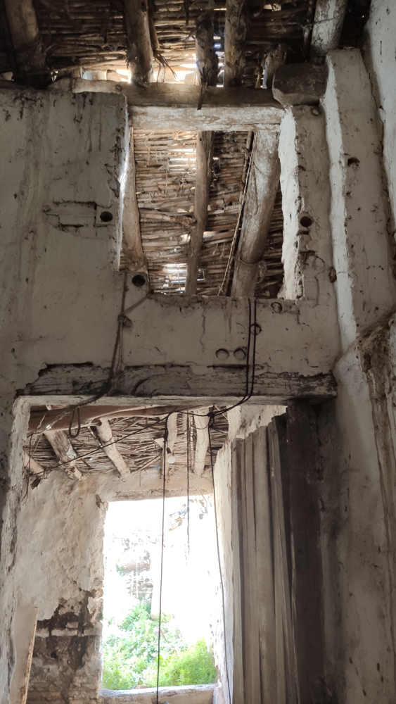 Derribo de casa vieja en calera y chozas Toledo