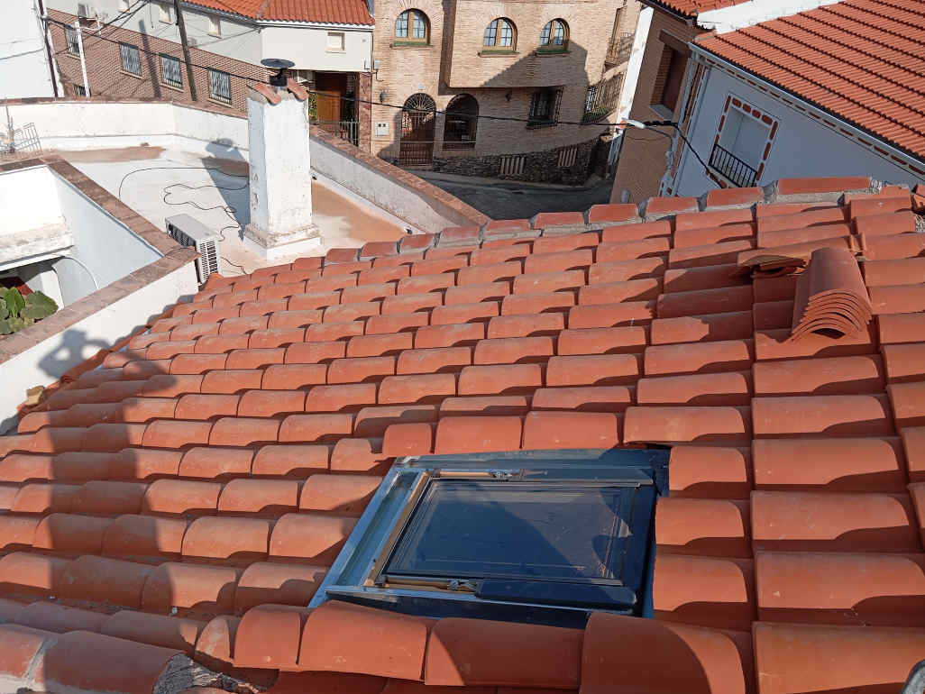 Tejado nuevo y aislamiento en La Nava De Ricomalillo ( Toledo)
