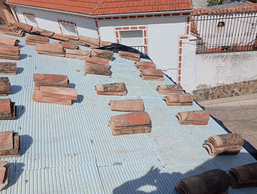 Tejado nuevo y aislamiento en La Nava De Ricomalillo ( Toledo)