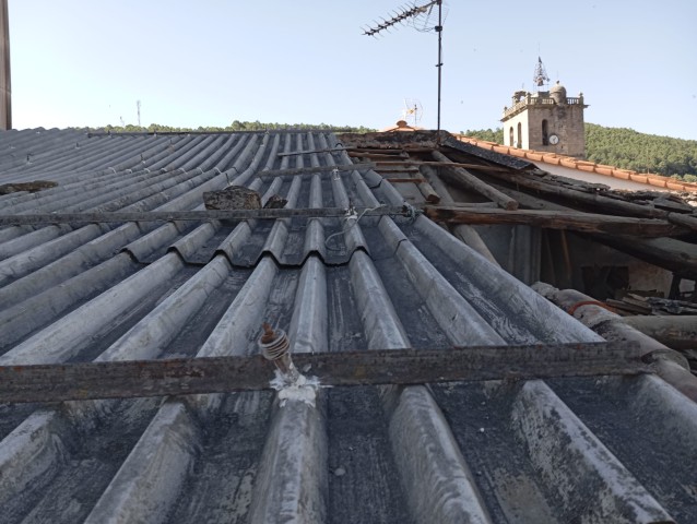 Tejado nuevo y aislamiento en La Nava De Ricomalillo ( Toledo)