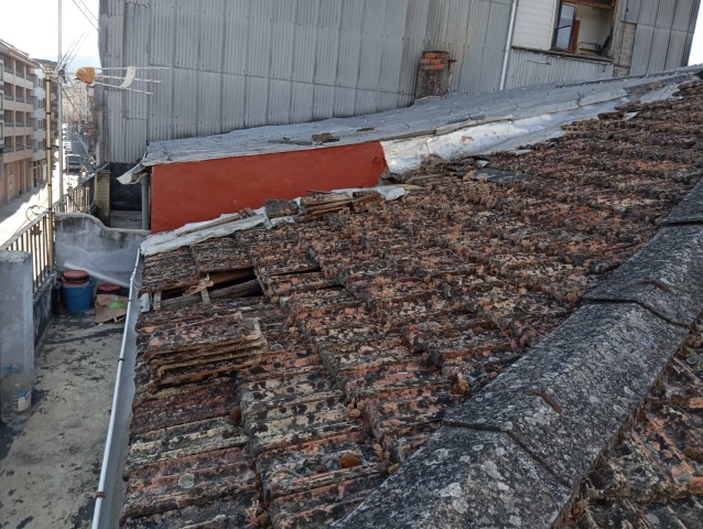 Tejado nuevo y aislamiento en La Nava De Ricomalillo ( Toledo)